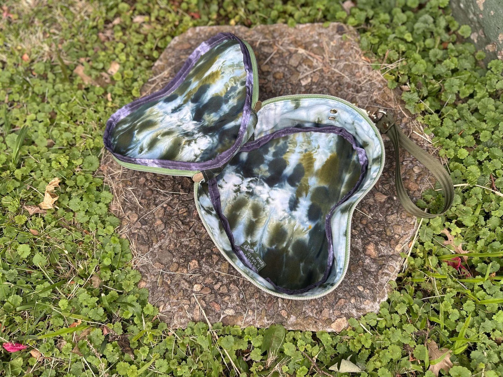 Butterfly and Daisies Lil Heartbreaker Wristlet - Image 6