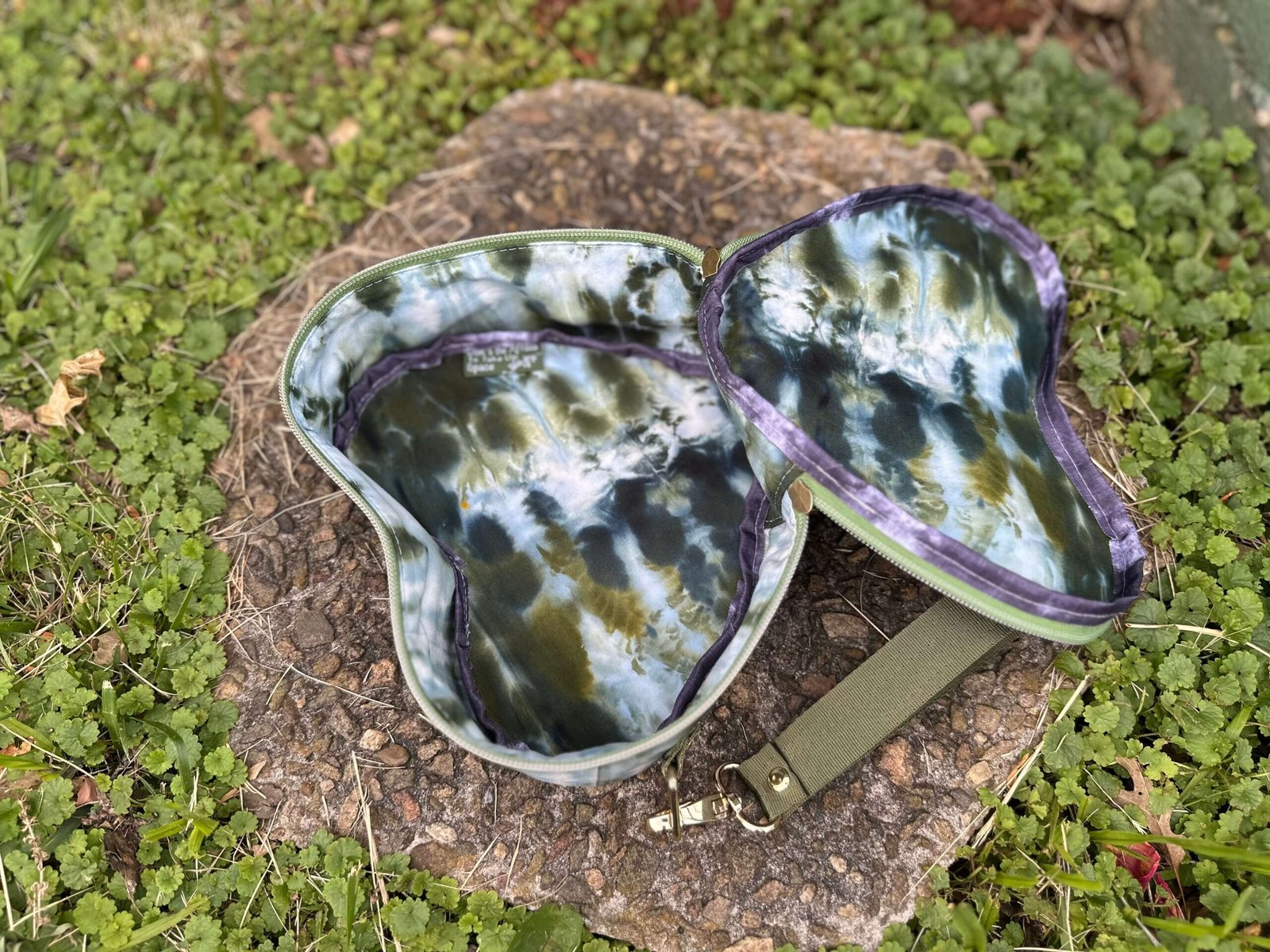 Butterfly and Daisies Lil Heartbreaker Wristlet - Image 4